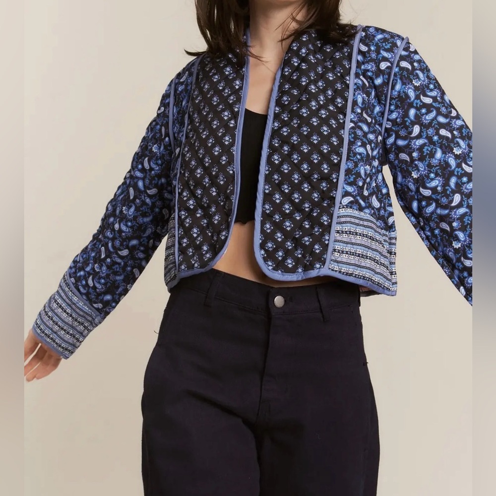 Quilted reversible jacket blue pink paisley XS